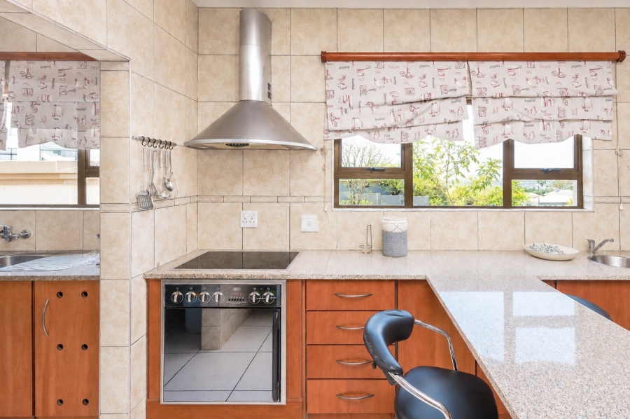 4 Bedroom Property for Sale in Kosmos Ridge North West